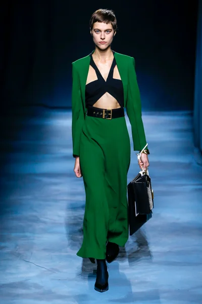 Look 12